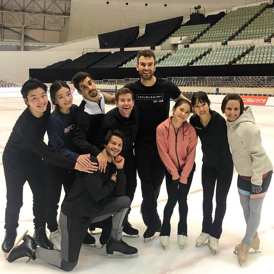 マイア・シブタニさんのインスタグラム写真 - (マイア・シブタニInstagram)「We’ve been working hard and we’re ready for tomorrow! 💪 🔁 @ericradford85 How we appear on the outside... and how we actually feel on the inside. 😁😴 But it honestly was a great day of rehearsals and we are ready to entertain you tomorrow!! #figureskating #figureskater #starsonice #workinghard #osaka #japan #fakeittillyoumakeit #satokomiyahara #maimihara #tired #keepsmiling #goodtimes #StarsOnIce」3月28日 20時34分 - maiashibutani