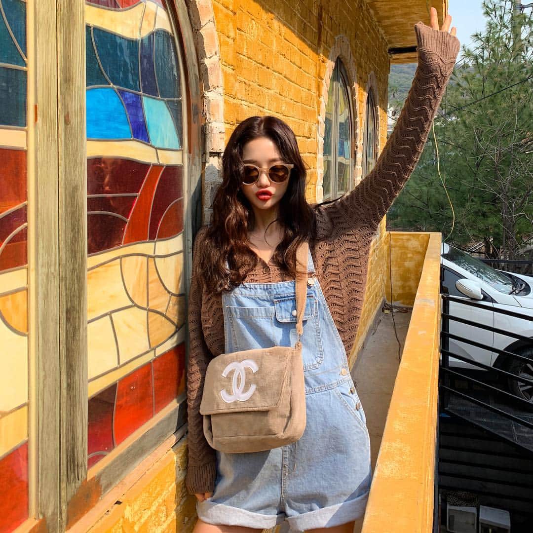 Chuuのインスタグラム：「가디건&니트탑😍 어떤코디도 예뻐서 현기증나요~🧡💕🤗 #chuuseoul」