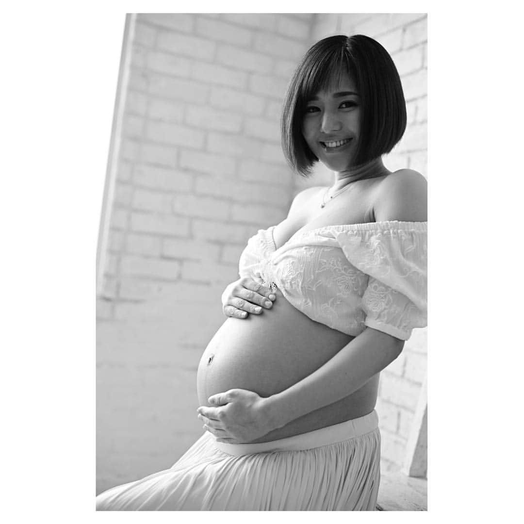 蒼井そらさんのインスタグラム写真 - (蒼井そらInstagram)「Maternity Photograph  I took this photo when I  was 7 months of pregnancy.」3月28日 20時31分 - aoi_sola