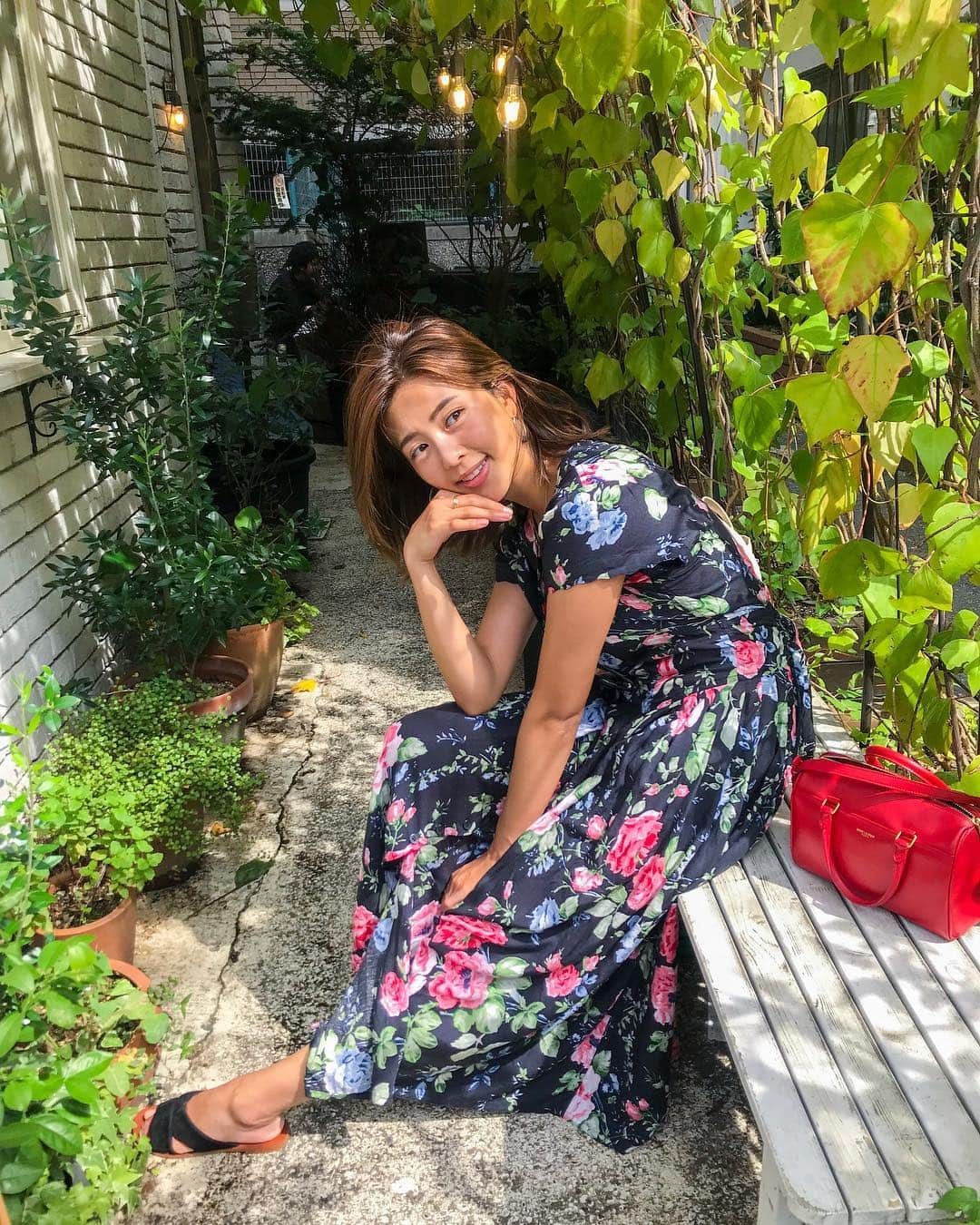 吉田夏海さんのインスタグラム写真 - (吉田夏海Instagram)「今年は花粉がやばすぎて睡眠の邪魔されるから怒ってます😤w . 寝ることにストイックだからほんとに嫌🌀🌀🌀 . 早く夏になって欲しい🥺🙏 . 毎日飲むヨーグルト飲んで花粉にいいと言われるルイボスティーも飲みまくってるけど薬もあまり効かないし花粉対策みんなどうしてるの？🤔 . なんかいいグッズないかな？🙄💭 . #花粉症」3月28日 20時37分 - natsumiiiiiiiiiii