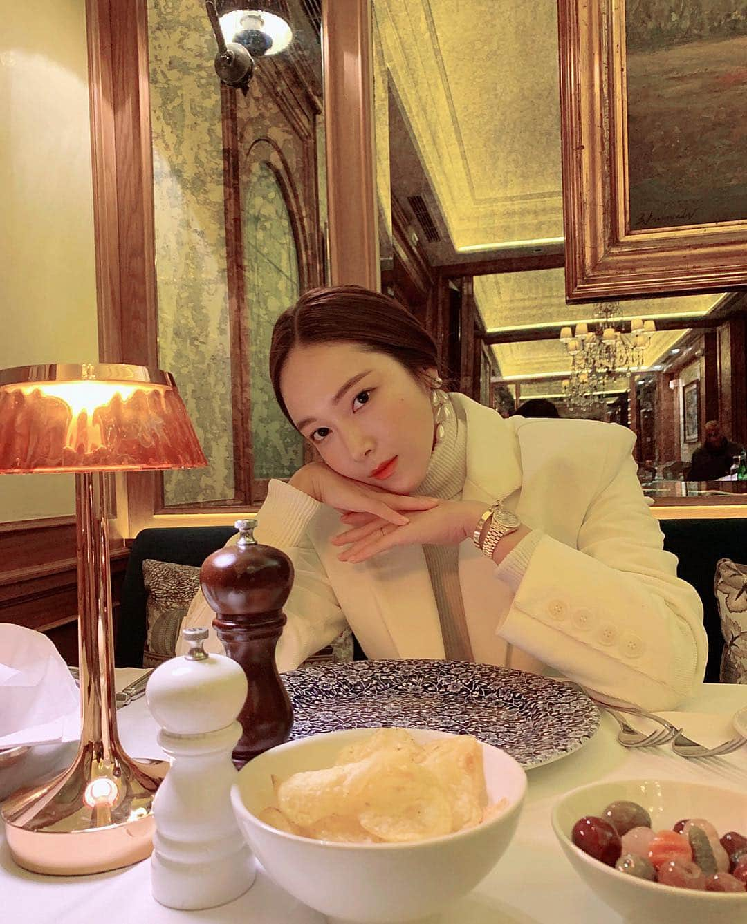 ジェシカ さんのインスタグラム写真 - (ジェシカ Instagram)「Hurry, I’m hungry 🍽🍷😋 #alwayshungry」3月28日 20時47分 - jessica.syj