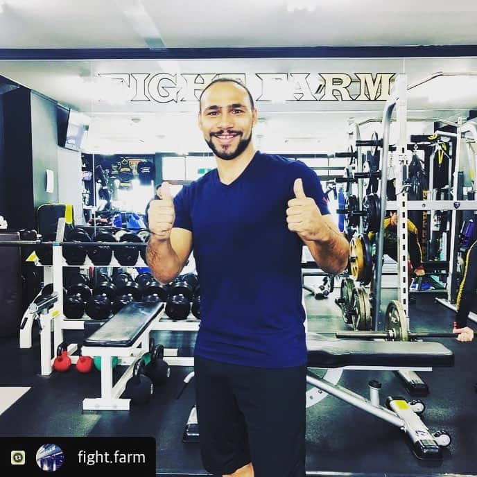 高谷裕之さんのインスタグラム写真 - (高谷裕之Instagram)「キース・サーマンまたFIGHTFARMに来てくれた^_^ WBA ウェルター級無敗のスーパーチャンピオン！！！ #fightfarm #髙谷裕之」3月28日 20時51分 - takaya.evilfist