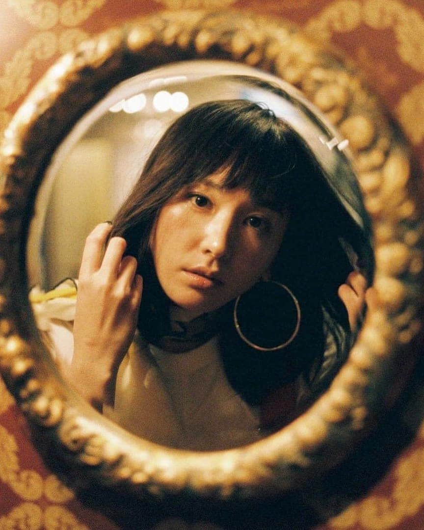 新垣結衣　ファンアカウントさんのインスタグラム写真 - (新垣結衣　ファンアカウントInstagram)「・ NYLON JAPAN 5月号 新垣結衣 ラスト 連載！！ 「Awesome Girl」 ・ #新垣結衣  #ガッキー  #aragakiyui  #gakki  #nylon」3月28日 21時01分 - aragakiyui_fanspage_