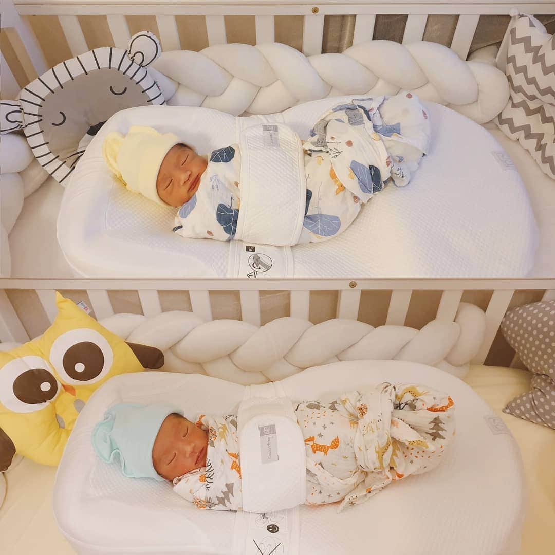 エリッサ・ヤマダのインスタグラム：「@jessbebes' first day home 🏡🥰」