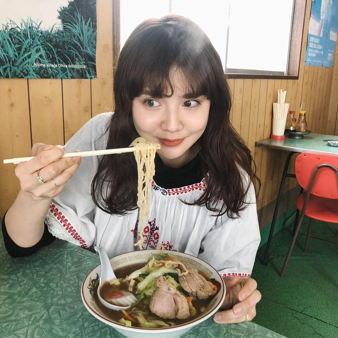 村田倫子さんのインスタグラム写真 - (村田倫子Instagram)「式根島にきてます☺︎ 東京の離島ーーー！ 海が綺麗です、、、。 いたるところに温泉が湧いている、、 知る人ぞ知るパワースポット溢れる場所なんです。 #式根島 #東京loveアイランド #東京離島」3月28日 21時13分 - rinco1023