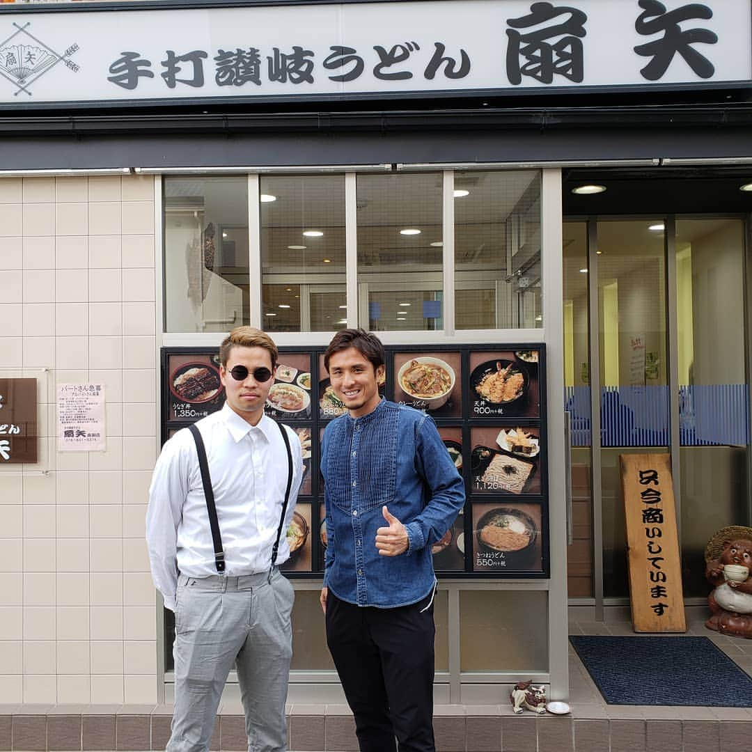 那須大亮さんのインスタグラム写真 - (那須大亮Instagram)「この間この方と撮影してきました(^_^) マキヒカ君いつもありがとう(^_^) 楽しい撮影でした(^_^)ほんとめちゃめちゃ好青年(^_^)(笑)  #マキヒカ  #本田圭佑ものまね  #YouTube #那須大亮 #ヴィッセル神戸  #好青年」3月28日 21時14分 - nasudaisuke_official