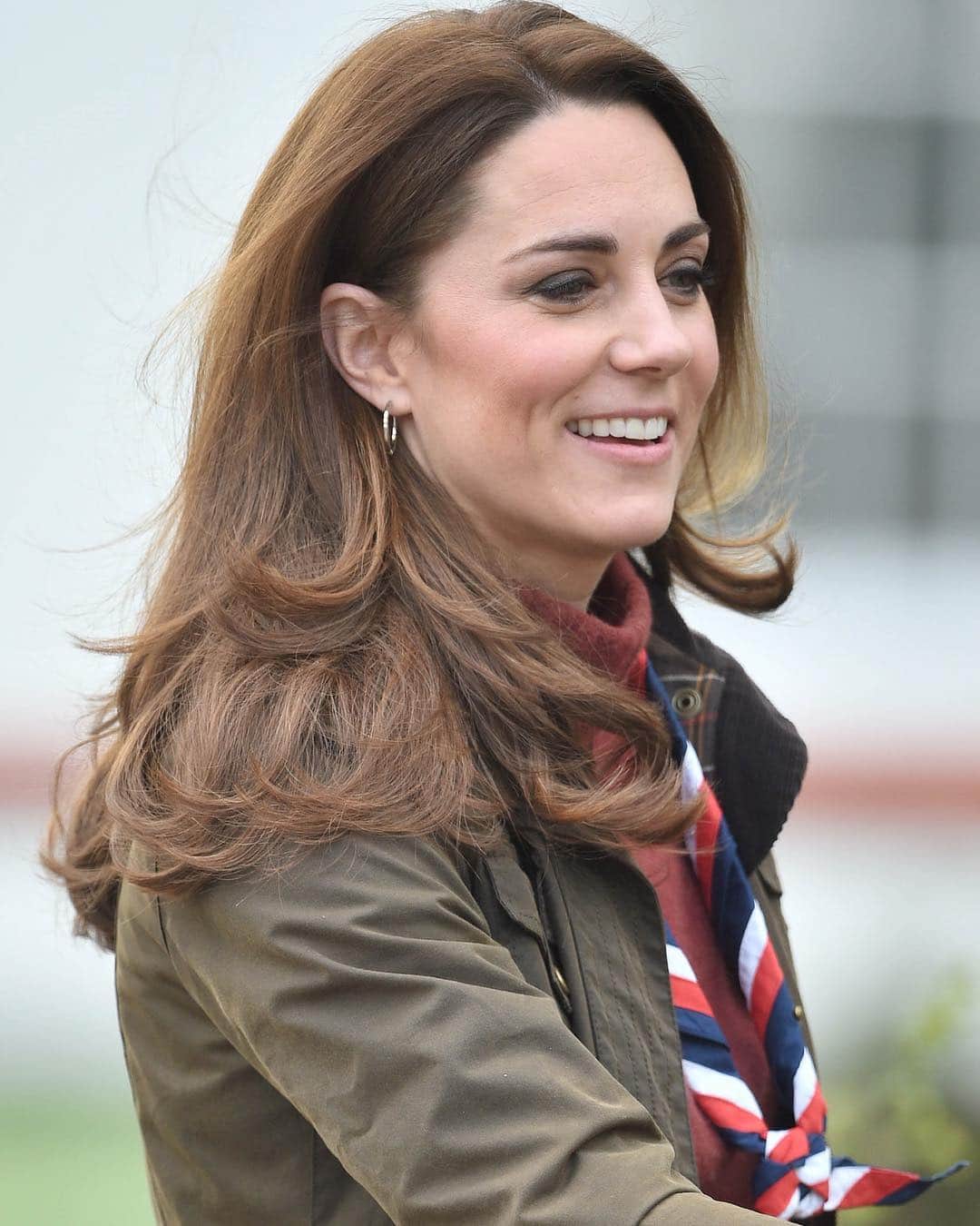 Just Jaredさんのインスタグラム写真 - (Just JaredInstagram)「Duchess Kate Middleton spends her day at the Scouts’ headquarters, just outside of London. The Duchess is wearing a @jcrew sweater that’s still available in a variety of colors. Head to JustJared.com to see! #KateMiddleton Photos: Getty/Instar」3月28日 21時28分 - justjared