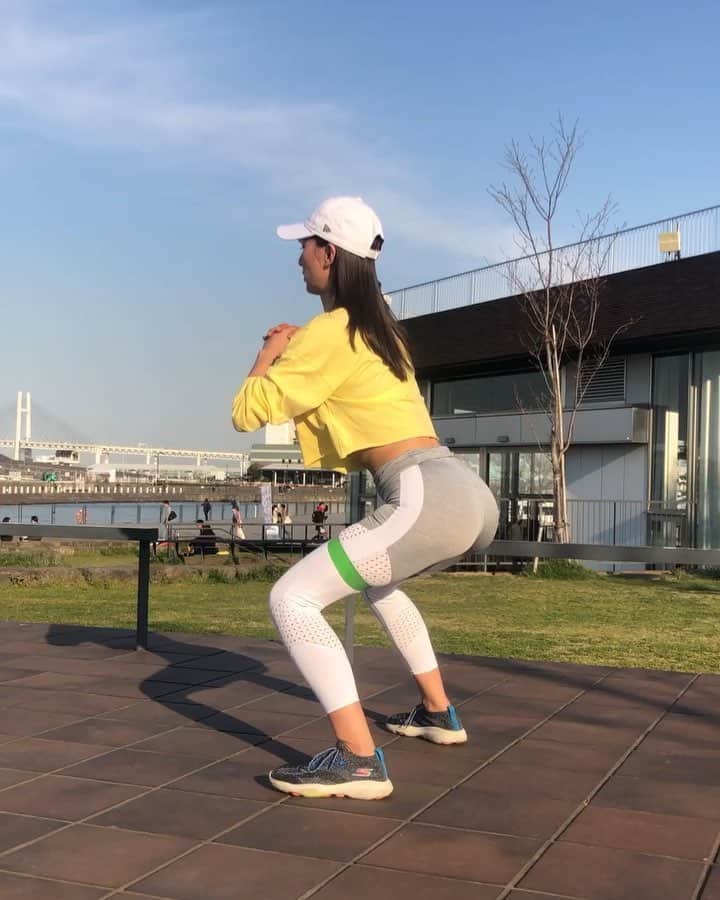 のインスタグラム：「Fat Burn +Thighs&Glutes バンド有無可🙆‍♀️脂肪燃焼+太もも引き締め&美尻 ﻿﻿ トレーニングしたいけど、何から始めたらいいのか分からない。。そんなあなたは、今夜はこの4つにトライしてみてね!!🔥 🎶Nelly -Just a dream🎶 ﻿ #美尻#マヤメソッド#workout」