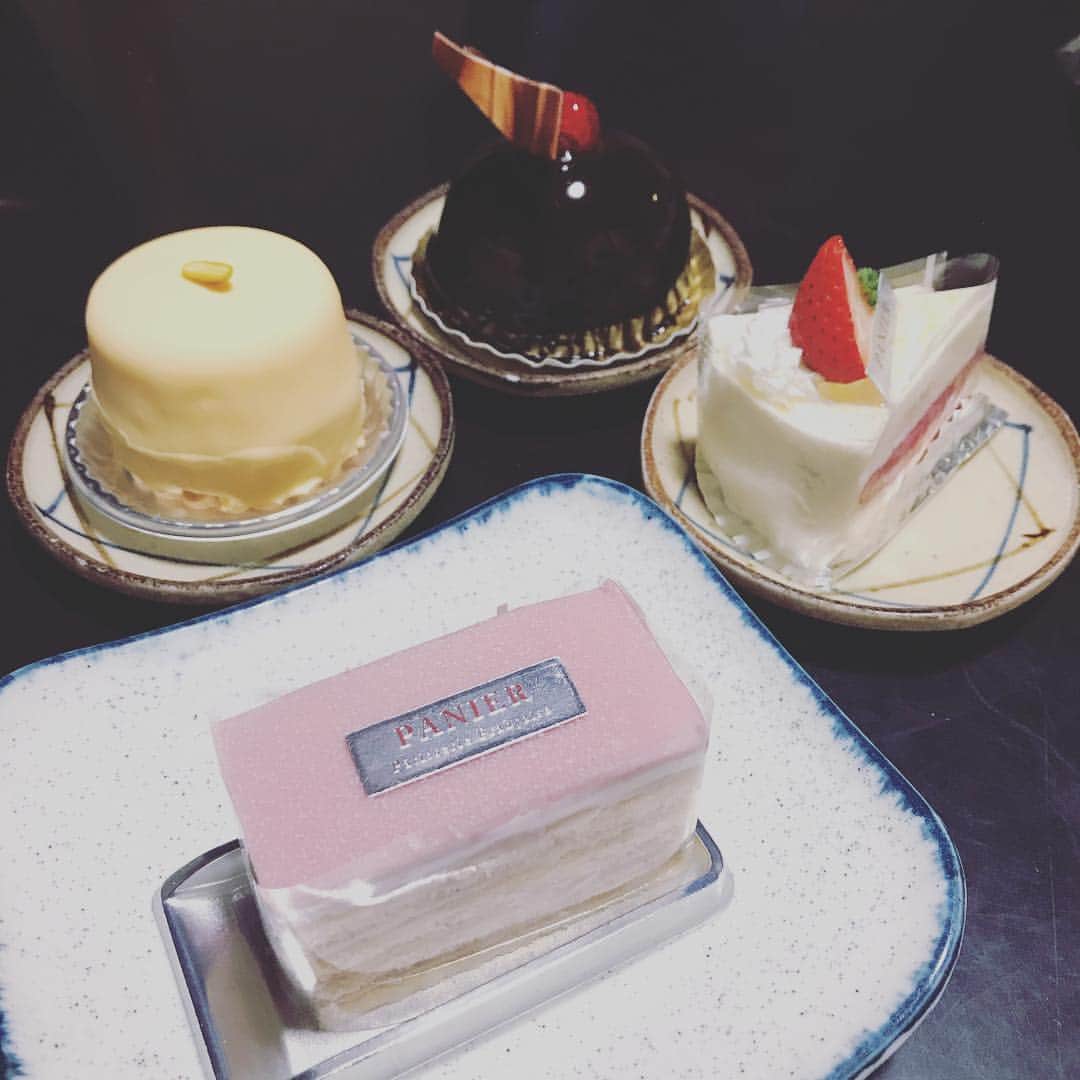栗原まもるのインスタグラム：「別府が楽しすぎてどうにかなりそうです！ 今日はお誕生日なので友達がケーキを買ってくれました( ´ ▽ ` )」