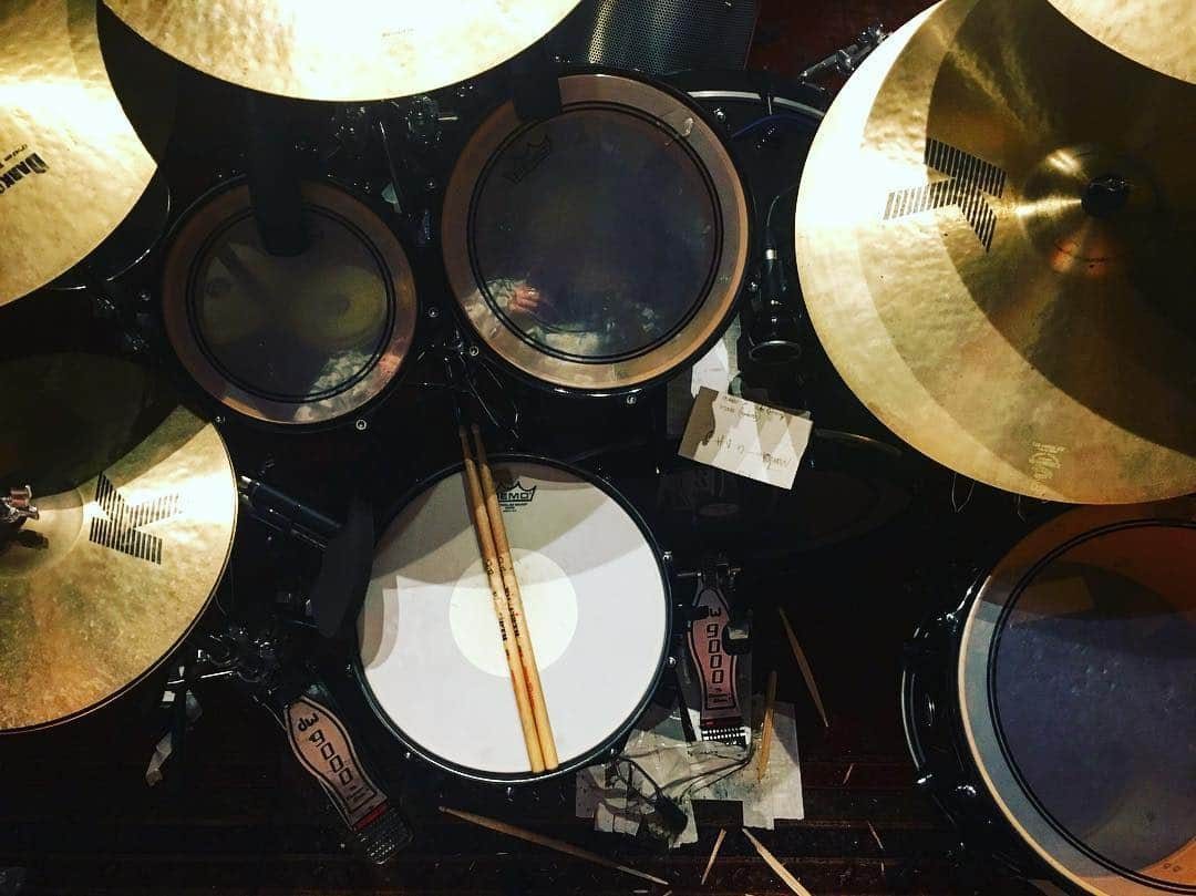 ルーファス・テイラーさんのインスタグラム写真 - (ルーファス・テイラーInstagram)「Ye old faithful. @dwdrums @zildjiancompany @remopercussion @vicfirth @protectionracket 🤤💪🏼」3月28日 21時40分 - rufusttaylor