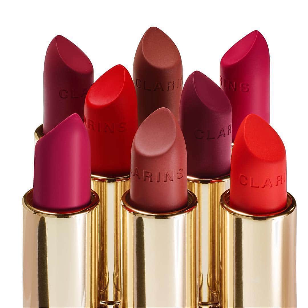 Clarins Middle Eastさんのインスタグラム写真 - (Clarins Middle EastInstagram)「. Our Joli Rouge Velvet 💄are so rich in 🌈colour. Have you tried any of them? .................................................................... مجموعة أحمر الشفاه جولي روج فيفليت 💄بدون لمعة غنية جداً بألوانها 🌈. هل جربت منها أي لون؟ . 📷 by @palastphotographie  #clarinsjolirougevelvet #mattelipstick #lipstickjunkie #beautifullips」3月28日 21時41分 - clarinsmiddleeast