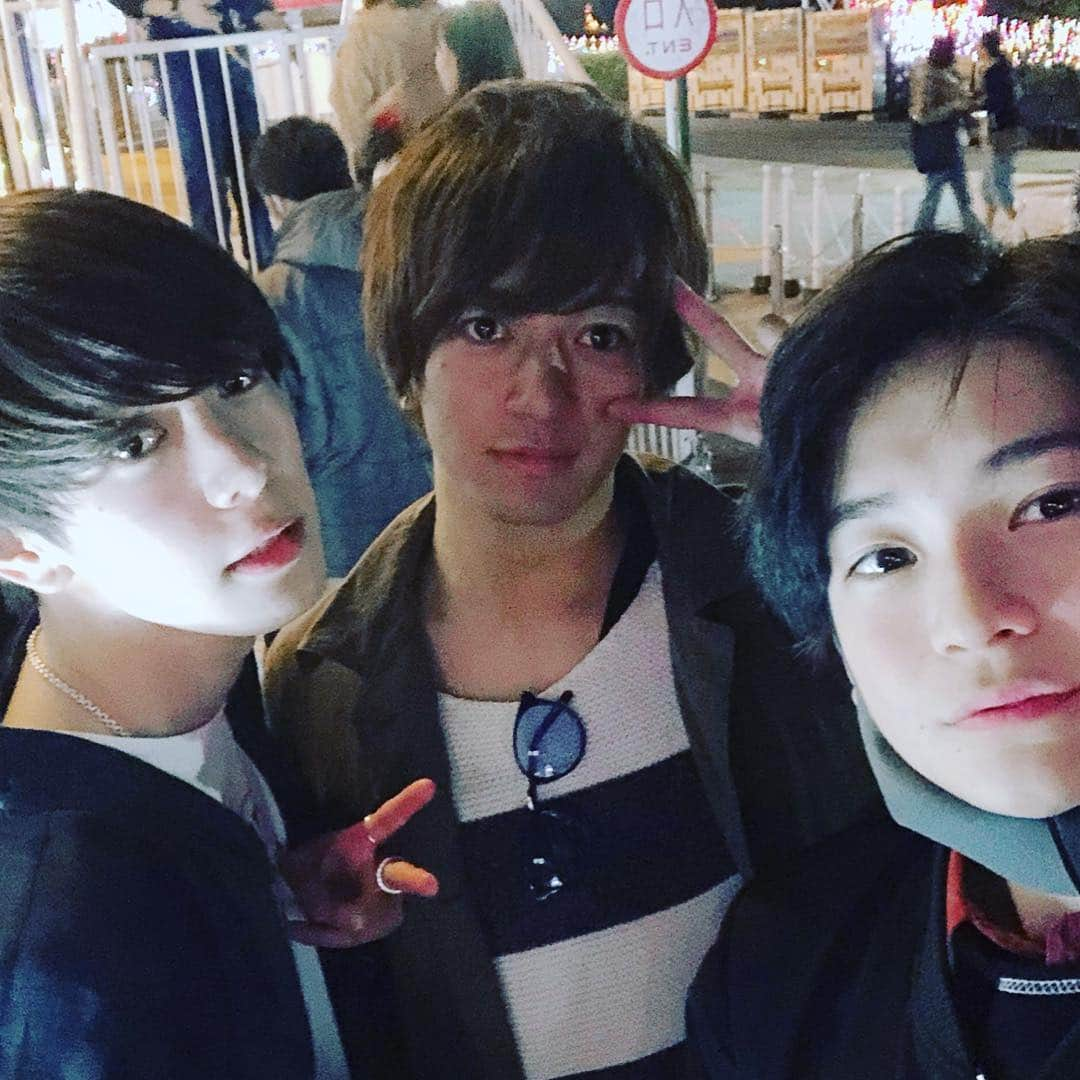 大倉士門さんのインスタグラム写真 - (大倉士門Instagram)「3人とも年齢ちゃうけども 男3人遊園地。楽しみました。 少しだけでしたが最高でした。 またゆっくり行きたいです。 遊園地ってすごく楽しい。」3月28日 21時49分 - shimonsmile