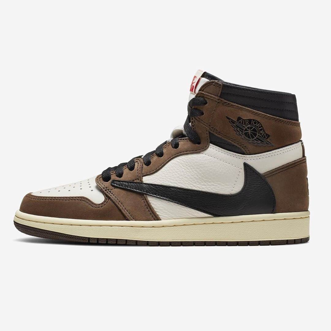 HYPEBEASTさんのインスタグラム写真 - (HYPEBEASTInstagram)「@hypebeastkicks: Rumored to release May 3 for $175 USD, here’s an official look at the @travisscott x Air Jordan 1 High OG. Tag a Travis Scott fan below, and let us know if you’ll try to cop. Photos: @j23app」3月28日 22時02分 - hypebeast