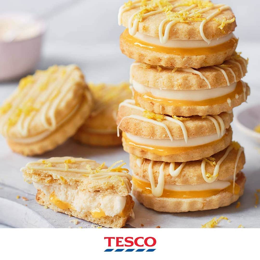 Tesco Food Officialさんのインスタグラム写真 - (Tesco Food OfficialInstagram)「The perfect ‘oh-go-on-then’ moment for #MothersDay. With tangy floral flavours and buttery, crumbly layers, it’ll be hard for mum (or anyone) to say no to these lemon and elderflower shortbread sandwiches. Maybe the kids can help!⁣ ⁣ #FromTescoForMum⁣ ⁣ Ingredients⁣ 175g plain flour⁣ 50g caster sugar⁣ 190g butter, 130g chilled and cubed, 60g softened⁣ 2 lemons, zested, 1 juiced⁣ 130g icing sugar⁣ 2 tbsp whole milk⁣ 1½ tbsp elderflower cordial⁣ 50g lemon curd⁣ 40g white chocolate, melted⁣ ⁣ Method⁣ 1. Preheat the oven to gas 4, 180°C, fan 160°C. Put the flour, caster sugar, cubed butter and half the lemon zest in a food processor and pulse to fine breadcrumbs. Add the lemon juice, ½ tbsp at a time, pulsing between additions until a dough forms. Wrap in clingfilm and chill for 1 hr.⁣ 2. Roll the dough out between 2 sheets of nonstick baking paper to 1cm thick. Line 2 large baking trays with nonstick baking paper. Using a 6cm fluted cookie cutter, cut out 20 rounds and transfer to the trays.⁣ 3. Bake for 6-8 mins until lightly golden. Remove from the oven and leave to cool for 5 mins on the trays. Transfer to a wire rack to cool completely.⁣ 4. Meanwhile, beat the softened butter with the icing sugar until light and fluffy. Beat in the milk until combined, then add the elderflower cordial.⁣ 5. Spread or pipe a layer of icing onto the base of half the biscuits. Spread each with 1 tsp lemon curd, then sandwich with the other biscuits. Drizzle with the chocolate in a zigzag pattern and scatter with the remaining lemon zest. Leave to set for 1 hr. Will keep in an airtight container in the fridge for 3-4 days.」3月28日 22時02分 - tescofood