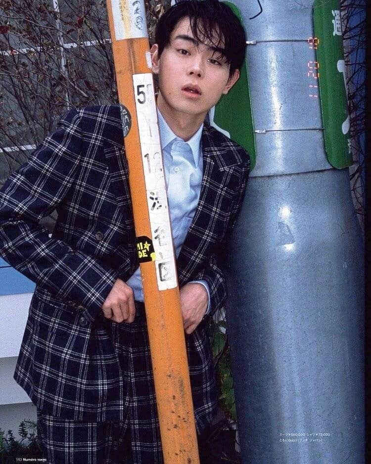 のインスタグラム：「Suda Masaki💙 for Numero Tokyo, March 2019 . . . . .  #菅田将暉 #SudaMasaki #MasakiSuda #japaneseboy #japaneseactor #japanesemodel #japanfashion #japanesestyle #스타일 #유행 #모델 #男の子 #귀엽다 #소년 #아름다운 #ファッション #スタイル #モデル #リンド #셀카 #셀피 #인친 #스타일 #셀스타그램#얼스타그램 #데일리 #ピンクとグレー #fashionmodel #malemodel #MENOFTHEYEAR」