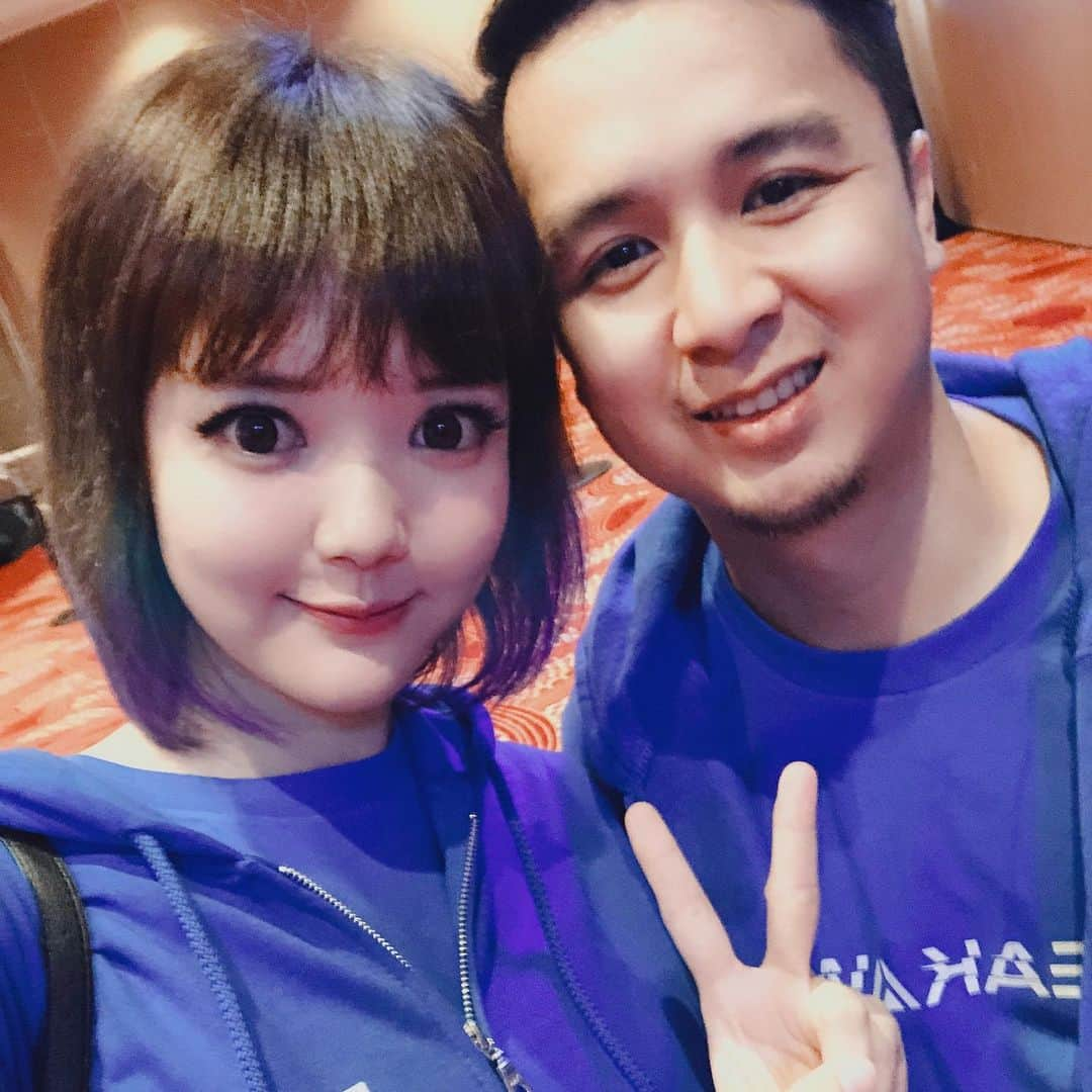 YingTzeさんのインスタグラム写真 - (YingTzeInstagram)「With Michael Rose , Head of South East Asia , Games Partnerships at Facebook . @facebookgaming  _ Today I attended a Facebook Gaming Creators Event at @resortsworldgenting ! There are 80 ++ of us and we had the opportunity to meet the Facebook Gaming , eGG Network and OpenMinds Team where we get invaluable insights on How to become a Better Streamer !❤️ _ Sadly , I have to go back early because I need to bring BabyG to the vet. Thank you @egg_network for organising this event !  _ p/s : You know I’m always spending time at home suddenly go out I’m shy to makes friends with people. Do you have this kinda problem ? 😂 #blessed #ytzgaming #facebookgaming #eggbreakaway」3月28日 22時18分 - yingtze