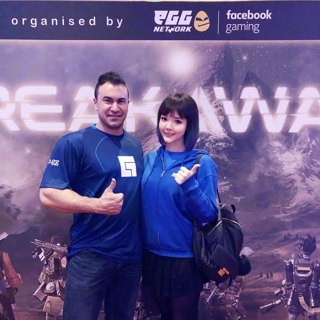 YingTzeさんのインスタグラム写真 - (YingTzeInstagram)「With Michael Rose , Head of South East Asia , Games Partnerships at Facebook . @facebookgaming  _ Today I attended a Facebook Gaming Creators Event at @resortsworldgenting ! There are 80 ++ of us and we had the opportunity to meet the Facebook Gaming , eGG Network and OpenMinds Team where we get invaluable insights on How to become a Better Streamer !❤️ _ Sadly , I have to go back early because I need to bring BabyG to the vet. Thank you @egg_network for organising this event !  _ p/s : You know I’m always spending time at home suddenly go out I’m shy to makes friends with people. Do you have this kinda problem ? 😂 #blessed #ytzgaming #facebookgaming #eggbreakaway」3月28日 22時18分 - yingtze