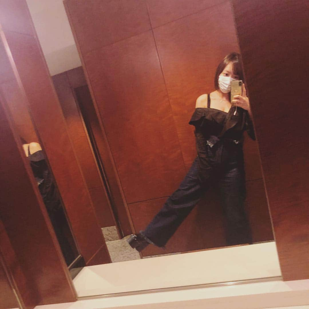 京佳さんのインスタグラム写真 - (京佳Instagram)「めっちゃ谷間でてる服で歩いたら 男の人たちからめっちゃ視線飛んできた。 男の人ってすごいなぁって思いました。  #グラビア #写真 #底尽きてきたので #私服 #載せる #インスタ活動 #いえーい #japanesegirl  #ootd #やるせない #フォロワー増やしたい」3月28日 22時22分 - kyouka_1202