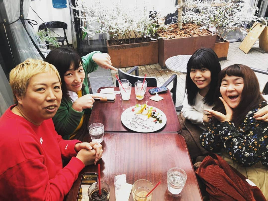 あいすけさんのインスタグラム写真 - (あいすけInstagram)「主役に撮らせる。 #ゆいさんHappybirthday!!#大都会東京に染まらずに慣れてきてる感#料理できる#動物好き#清潔感ある#私のためにいつも茄子料理作ってくれる#なんでも買ってくれる#人のことすぐに怒らない#まじいい女やんけ#これからも共に生きていきましょう #はらちゃん#ゆきえさん#洒落ランチ#代々木」3月28日 22時38分 - aisuke.aokiai