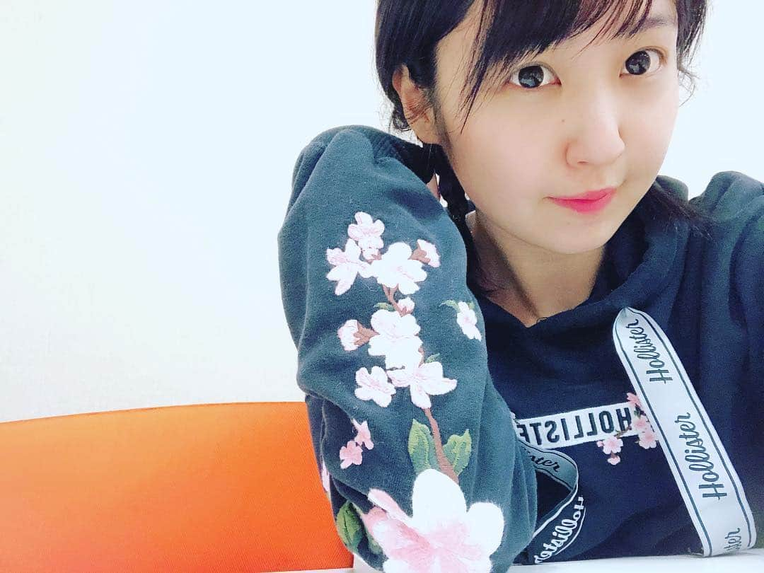 惣田紗莉渚さんのインスタグラム写真 - (惣田紗莉渚Instagram)「#桜 #cherryblossom  #🌸 #hollister  #トリッパー遊園地  #見に来てね」3月28日 23時32分 - sarisari0118