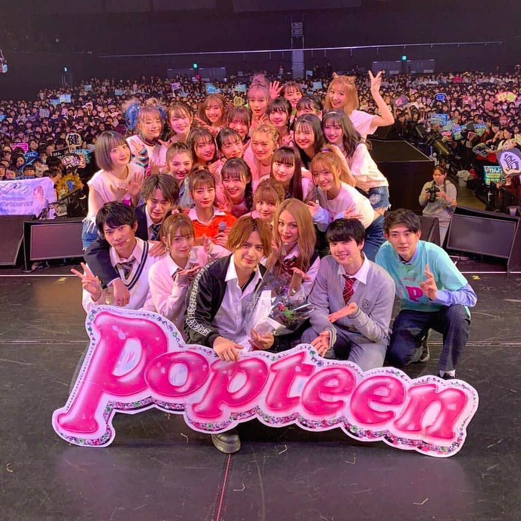 徳本夏恵（なちょす）さんのインスタグラム写真 - (徳本夏恵（なちょす）Instagram)「Popteen 全力祭！！﻿ ほんとうにありがとうございました。﻿ ﻿ たくさんの愛をもらって、また前に進みたくなる。私たちはみなに、沢山の愛を届けられたかなぁ？﻿ ティーンズのみんな。いつも本当にありがとう。﻿ これからもPopteenをどうかよろしくお願いします😭﻿ ﻿ 全力で！だいすきです！！💓﻿ ﻿ ﻿ ﻿ そして今日きてくれた、ライブから、愛を届けくれたたんずの皆。いつも支えてくれてるたんずたちへ。いつも本当にありがとう。﻿ ステージからうちわ。みえる度に嬉しくて。たまらなくて。﻿ もっと頑張らなくてはと。頑張るんだって。こんなわたしを推してくれる皆にちゃんと応えられるようになりたい。﻿ ﻿ ﻿ #全力祭#Popteen#大好き#ティーンズ#ラブ#ありがとう#japan」3月28日 23時35分 - nachos_kimono