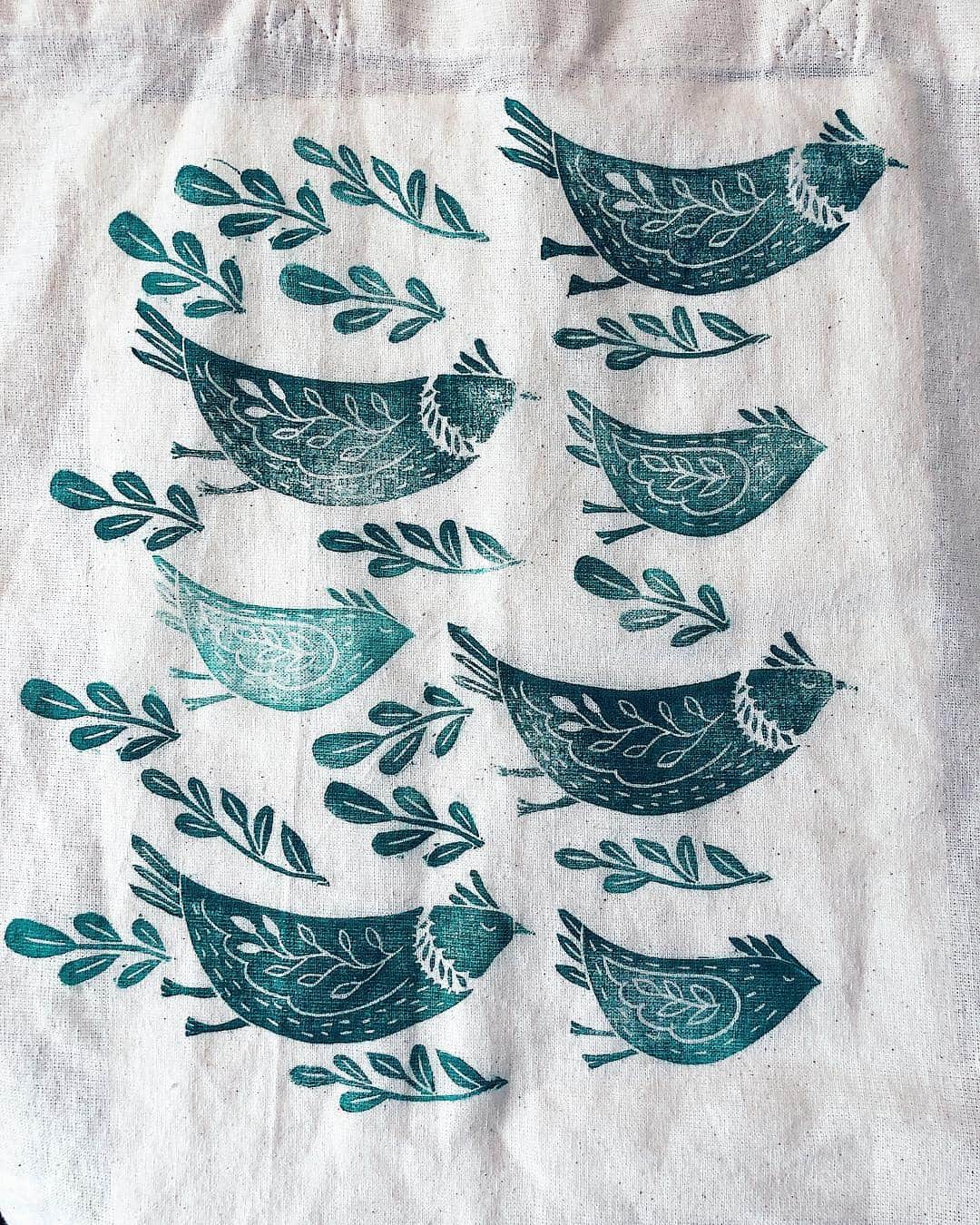 Dinara Mirtalipovaのインスタグラム：「Block printing on a canvas tote bag」
