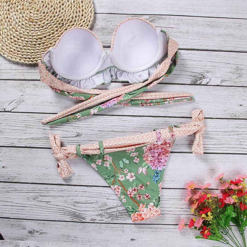 LIALUCA ONLINE SHOPさんのインスタグラム写真 - (LIALUCA ONLINE SHOPInstagram)「flower bikini🌺 バックスタイルに注目👀 ・ ・ ・ #myime #マイアイミー #水着 #ビキニ #韓国 #韓国ファッション #韓国水着」3月28日 23時51分 - myime.jp