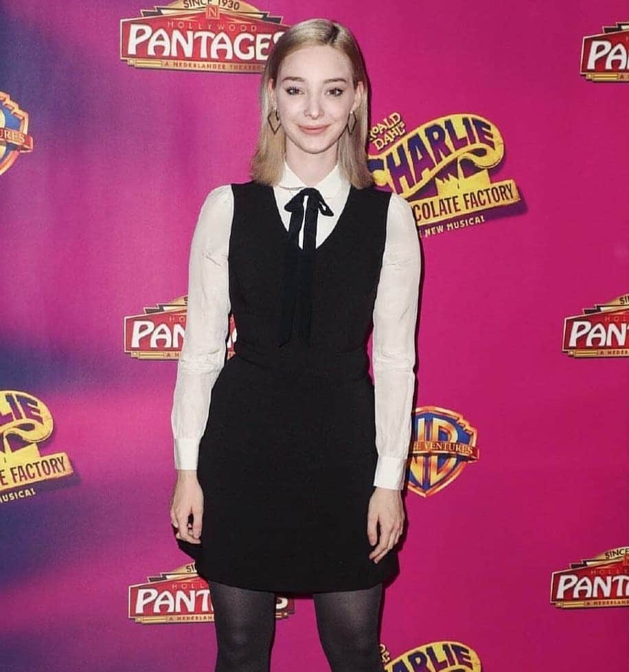エマ・デュモンのインスタグラム：「You guys! Charlie and the Chocolate Factory The Musical! This show was so amazing! Go check it out at the @hollywoodpantagestheatre while it's here! Veruca is a Russian Ballerina in this version. I'm obsessed.」