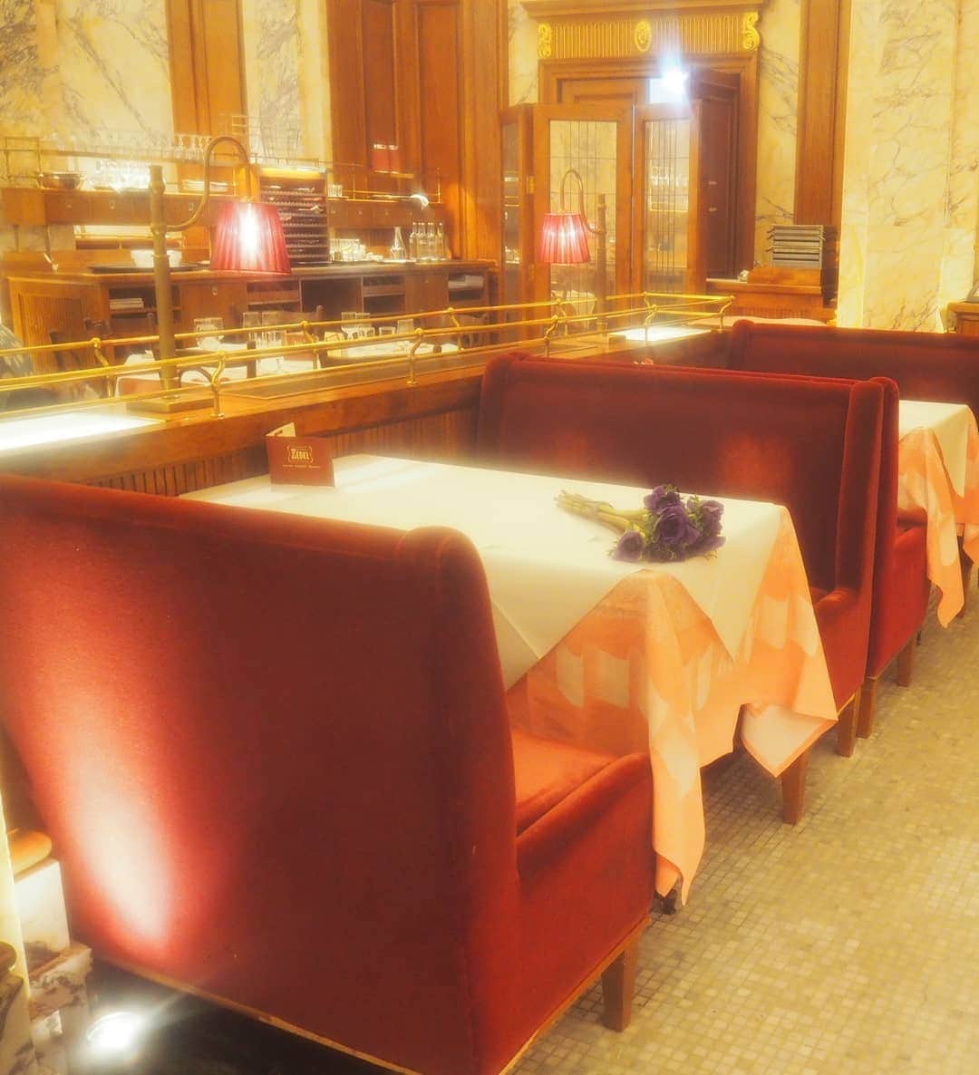 のインスタグラム：「Warm and nostalgic. @brasseriezedel reminds us of exactly the place our literary inspiration, Ida Arnold, would stop by for a late lunch... #VioletIda #BrightonRock 📸 @blackrabbitlondon」