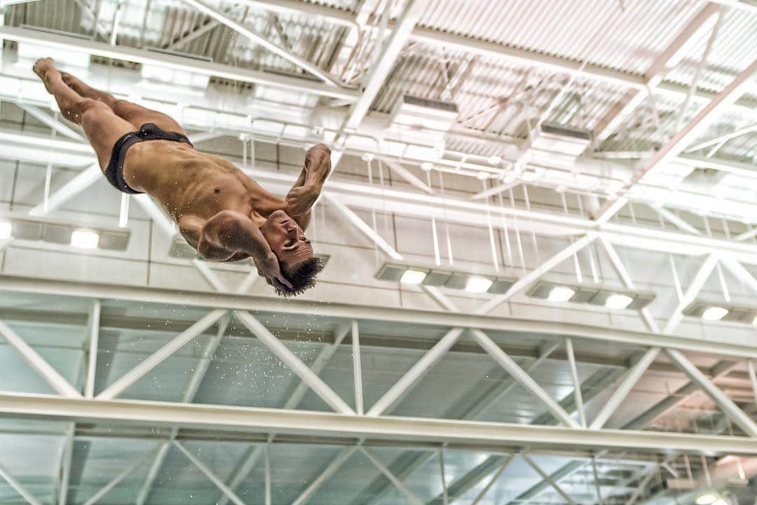 デービッド・ボウディアのインスタグラム：「Excited to be partnering with @sidelinescout in preparation to fulfill a goal to represent @teamusa & @usa_diving next year at the Olympics in Tokyo! Details are crucial for a sport like diving. Every single practice, we analyze the little movements to perfect the end product. In 2016, I was skeptical to switch from our old ways of analysis to a new system because I thought I’d be finished with diving after the Rio Olympics so why waste the time? I was wrong! We made the switch to @sidelinescout and haven’t looked back since. Sideline Scout has changed the way we study our sport so we can be the best. They are without a doubt one the reason why I’m still improving in my sport at 29 years old. #sidelinescout #morethanvideo #diving #olympics #training #tokyo2020 📸: @sadlerimages @cfjphoto」