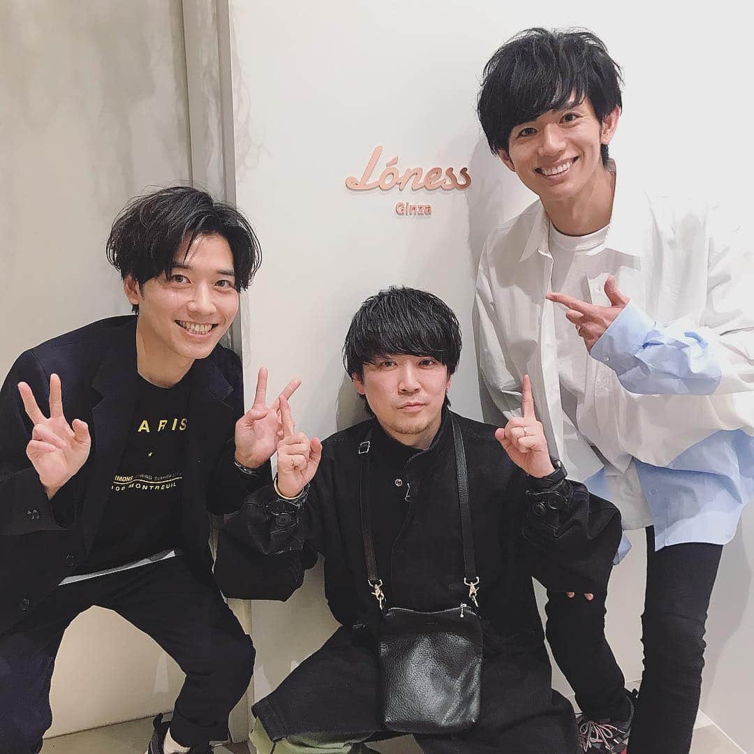 野口和弘のインスタグラム：「LONESS ginzaのレセプションパーティーに行ってきましたー！！ すごくステキなお店でなんだか羨ましかった！笑 オーナーの片山くんと本田くんと。 お互い頑張りましょうねー！！ #LONESS #CIECA.」