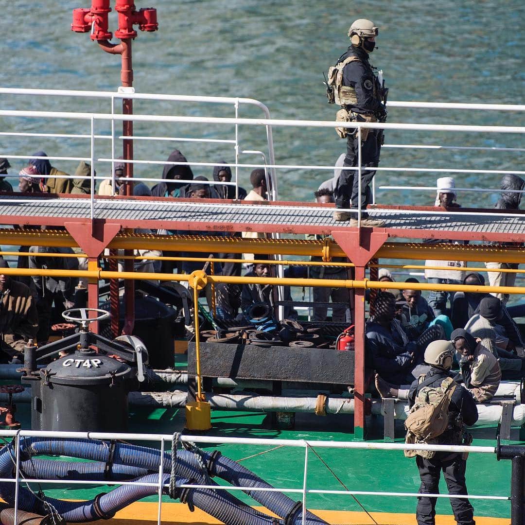 NBC Newsさんのインスタグラム写真 - (NBC NewsInstagram)「An oil tanker hijacked in the #Mediterranean Sea by migrants was escorted to #Malta Thursday after armed forces restored control to the captain. Click the link in our bio to read more. . 📷 @renerossignaud / @apnews」3月29日 0時19分 - nbcnews