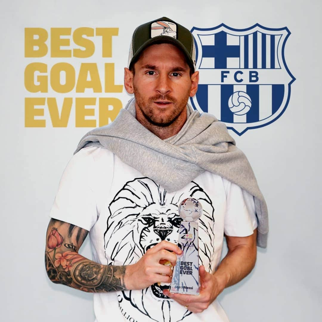 FCバルセロナさんのインスタグラム写真 - (FCバルセロナInstagram)「🏆🔝 @leomessi is the winner of the #BarçaBestGoalEver! 👉Swipe to watch the winning goal! 🏆🔝 #Messi es el ganador del mejor gol de la historia del Barça 👉¡Desliza para ver su gol! 🏆🔝 #Messi és el guanyador del millor gol de la història del Barça! 👉 Per veure el seu gol!」3月29日 0時28分 - fcbarcelona