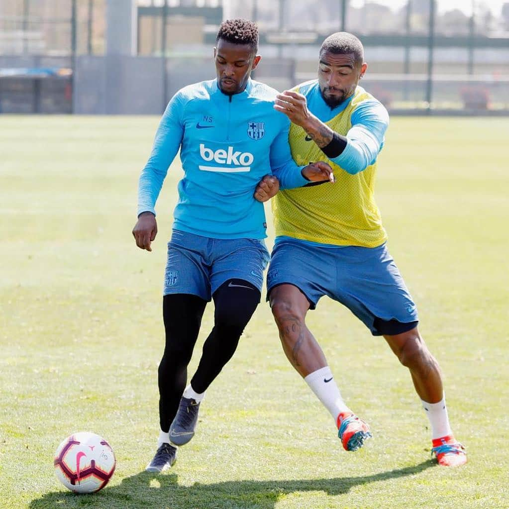 ネルソン・セメドさんのインスタグラム写真 - (ネルソン・セメドInstagram)「Working ⚽️⚽️🔵🔴🔵🔴」3月29日 0時39分 - nelsonsemedo50