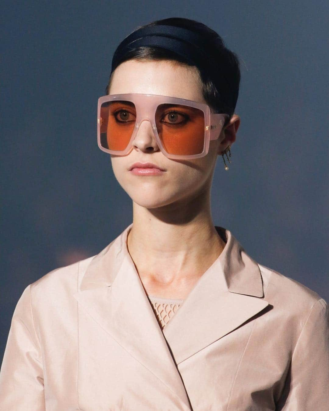 Vogue Italiaさんのインスタグラム写真 - (Vogue ItaliaInstagram)「Sunglasses from Spring-Summer 2019 🌞✨ Discover the full selection by @olivaselene today on vogue.it」3月29日 0時33分 - vogueitalia