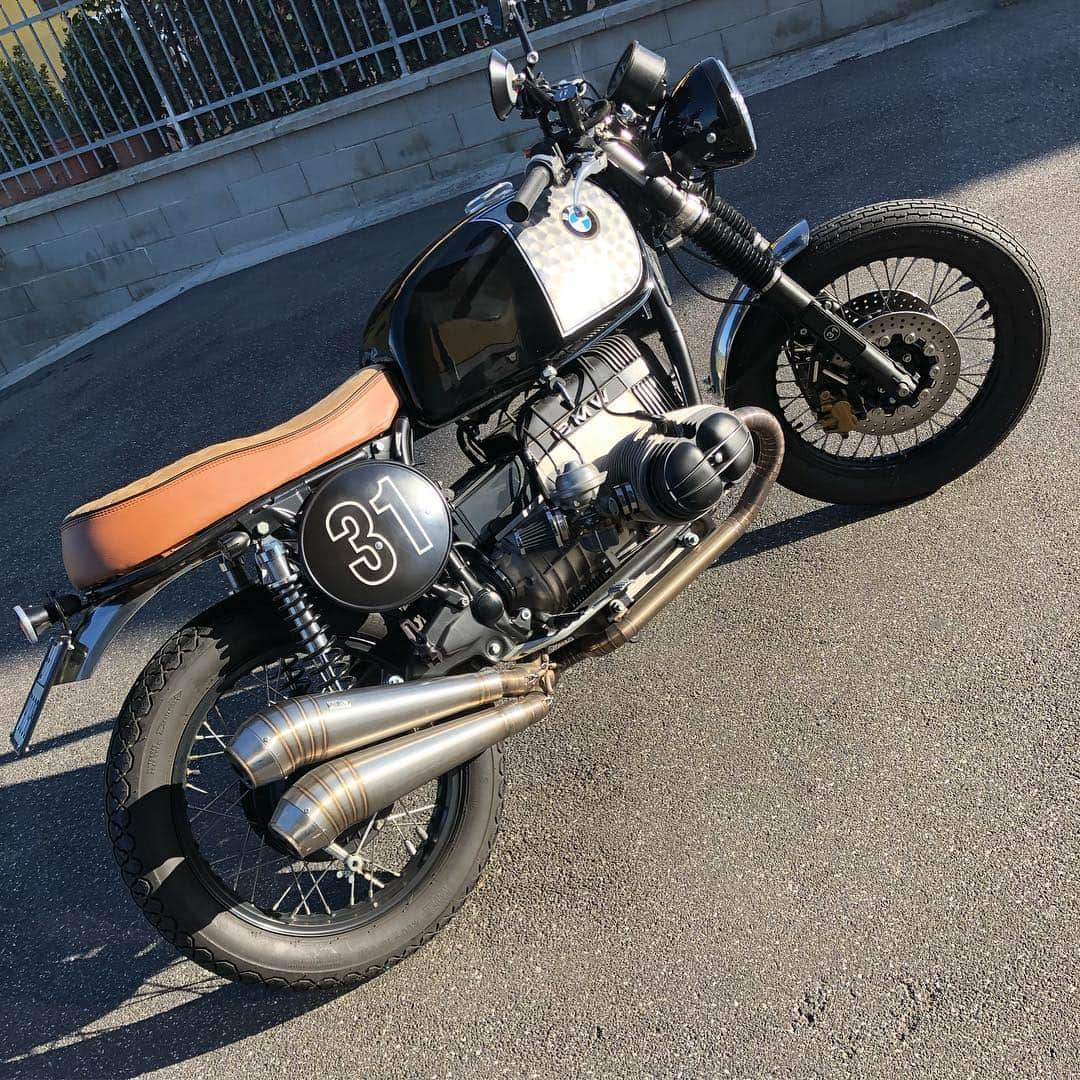 ヴィンチェンツォ・ニバリさんのインスタグラム写真 - (ヴィンチェンツォ・ニバリInstagram)「Oggi va così !!! #R80 #BMW 🏍 #caferacer #peruzzimoto」3月29日 0時35分 - vincenzonibali