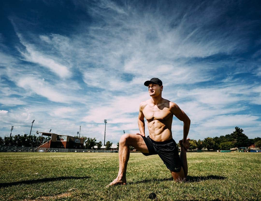 トーマス・レーラーさんのインスタグラム写真 - (トーマス・レーラーInstagram)「Bit of stretching. Week two won’t be easier☝🏼 #trainingcamp #tracklife #trackandfield #fitness #fitspo #fitgram #athletelife #southafrica #travel shot on #zeisscameralenses #batis18」3月29日 0時55分 - thomasroehler