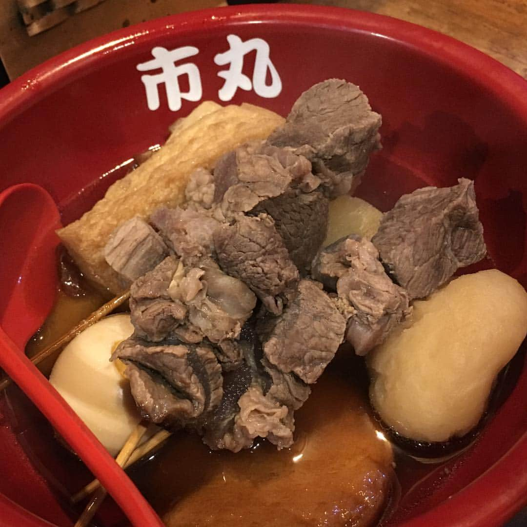 中倉隆道さんのインスタグラム写真 - (中倉隆道Instagram)「. 数少ない大阪の仲間に晩ご飯連れて行ってもらったー♬😆🙏✨✨ . . 牛スジおでん🍢めちゃウマ！ . 初めて食べたホルモンの唐揚げ😋 これめちゃくちゃウマウマなのね！！ . . 久しぶりの再会が嬉しすぎて 良く飲んで良く食べて良く喋ったー！ . . #市丸屋台 #牛スジおでん #ホルモン唐揚げ #フリーアナウンサー #柿ピー研究家 #アニメ研究家 #中倉隆道」3月29日 1時33分 - ryudo.tokyo