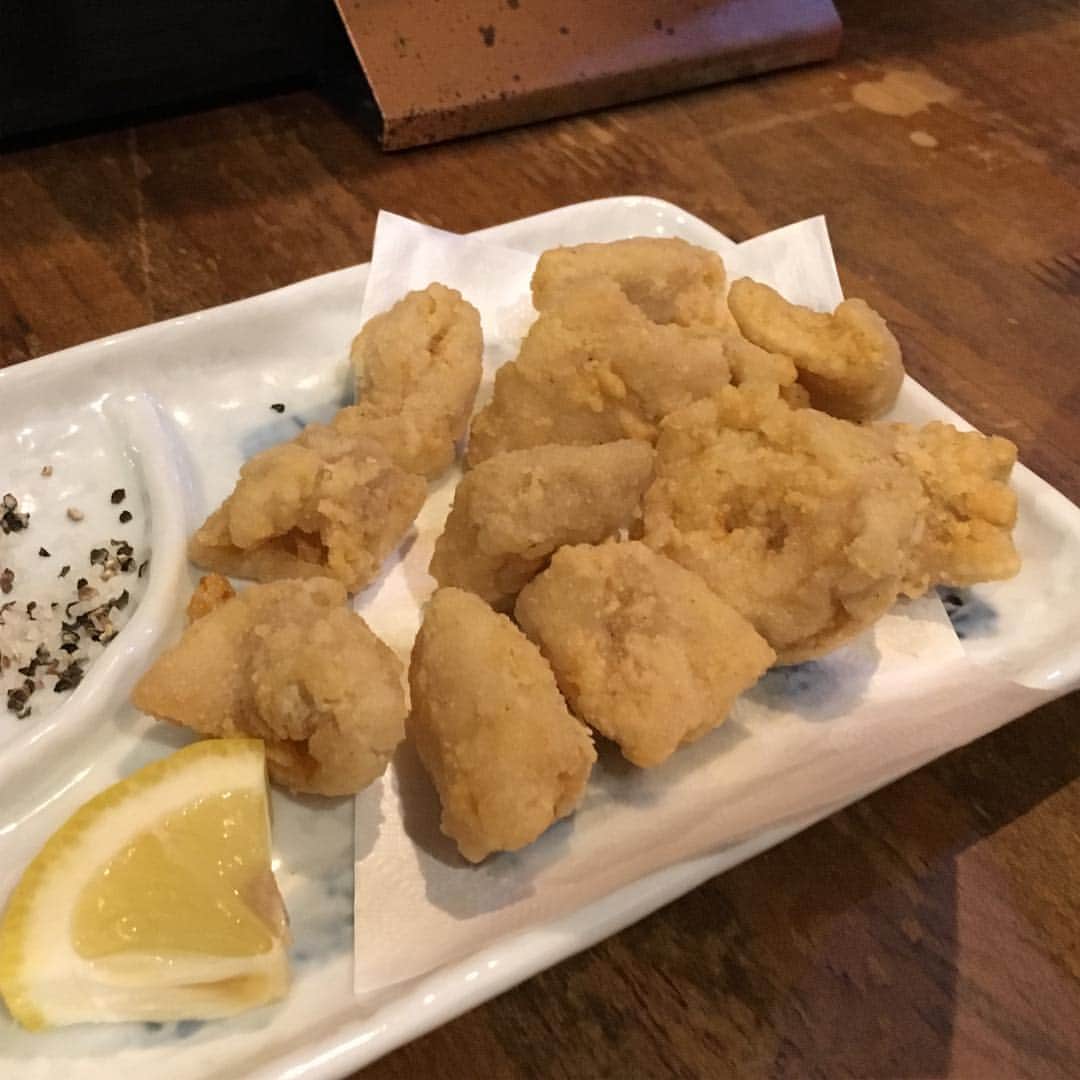中倉隆道さんのインスタグラム写真 - (中倉隆道Instagram)「. 数少ない大阪の仲間に晩ご飯連れて行ってもらったー♬😆🙏✨✨ . . 牛スジおでん🍢めちゃウマ！ . 初めて食べたホルモンの唐揚げ😋 これめちゃくちゃウマウマなのね！！ . . 久しぶりの再会が嬉しすぎて 良く飲んで良く食べて良く喋ったー！ . . #市丸屋台 #牛スジおでん #ホルモン唐揚げ #フリーアナウンサー #柿ピー研究家 #アニメ研究家 #中倉隆道」3月29日 1時33分 - ryudo.tokyo