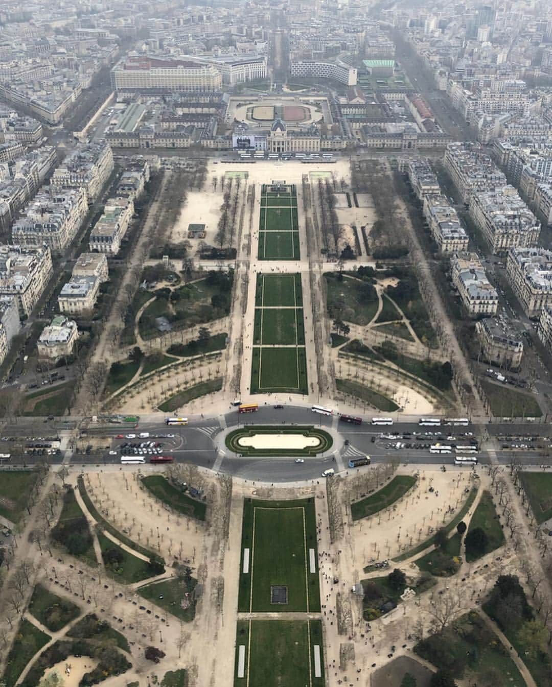 朝日光輝さんのインスタグラム写真 - (朝日光輝Instagram)「撮影でPARISは何回か来たことあるけど  やっとエッフェル塔登れました🤗 * * * * * * * * * * #PARISの思い出#PARIS#パリ#エッフェル塔#頂上寒い#待ち時間も寒い#下りは階段#次の日筋肉痛#２日目もっと筋肉痛」3月29日 1時36分 - mitsuteru_asahi