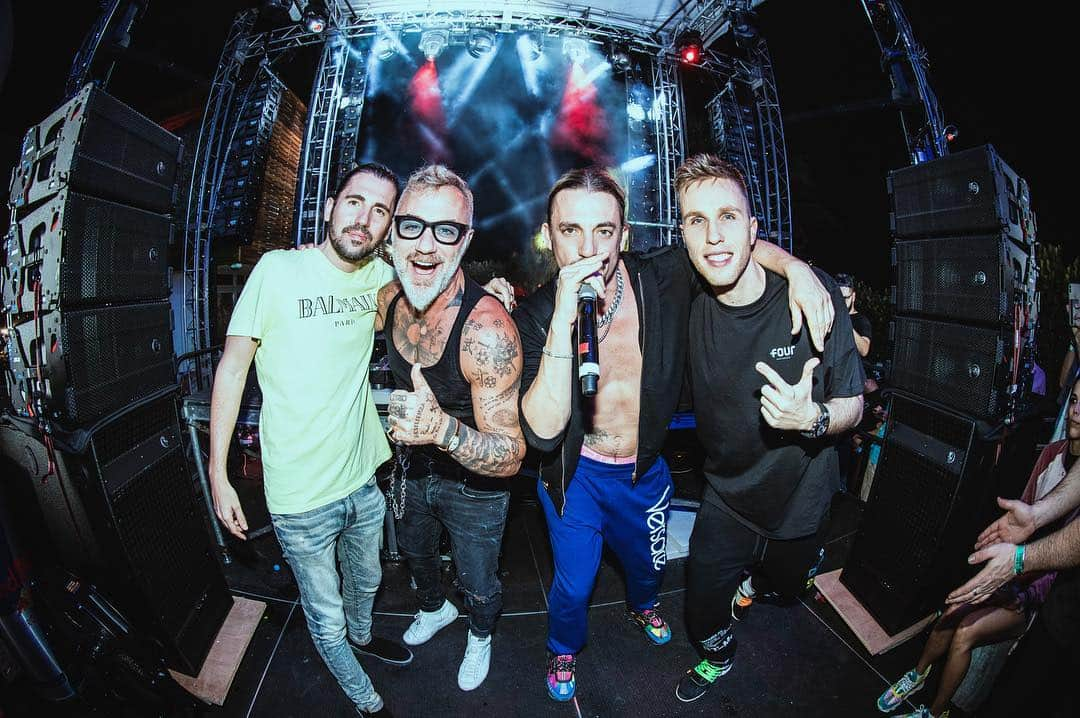 Dimitri Vegas & Like Mikeさんのインスタグラム写真 - (Dimitri Vegas & Like MikeInstagram)「party in the city where the heat is on」3月29日 1時58分 - dimitrivegasandlikemike