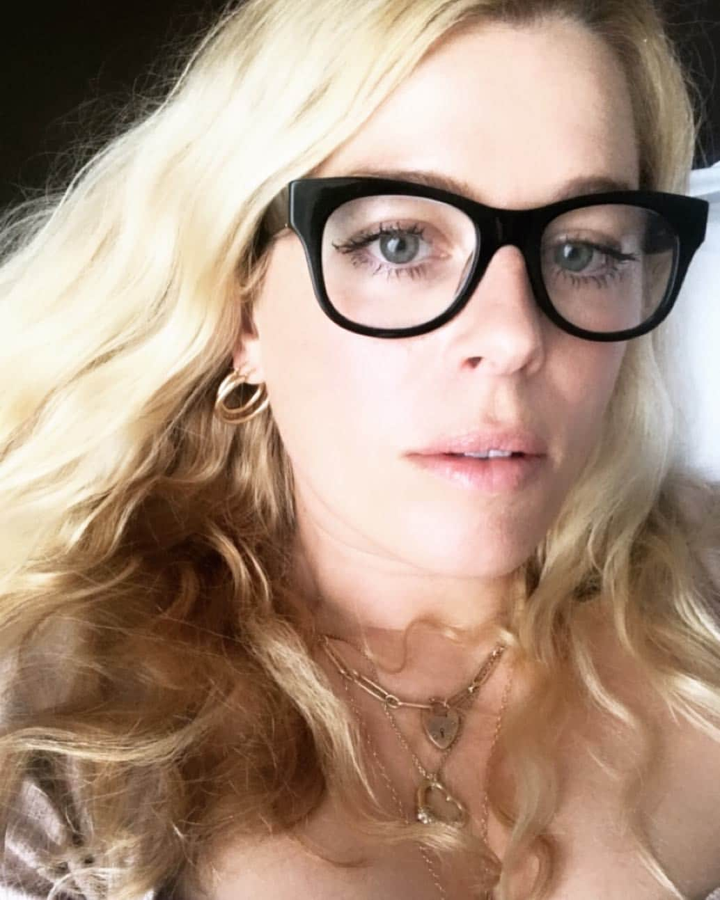 アマンダ・デ・カディネットさんのインスタグラム写真 - (アマンダ・デ・カディネットInstagram)「My Warby frames are back !! AdeCxWarby gender neutral collection is available on the Warby website now . ( link in Bio ) 🕶 @warbyparker @girlgaze」3月29日 1時54分 - amandadecadenet