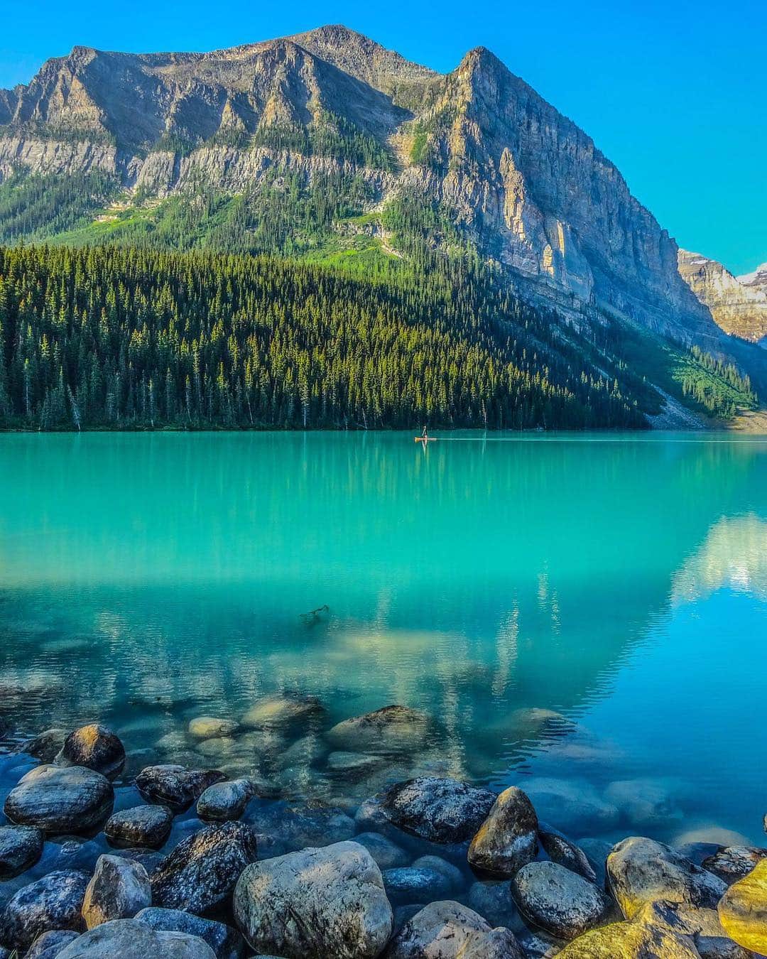 Wonderful Placesさんのインスタグラム写真 - (Wonderful PlacesInstagram)「Who’s going to Banff National Park in Canada this summer? It’s one of the most beautiful places on earth! Tag your friends 😍😍❤️❤️ . Pictures by ✨✨@cbezerraphotos✨✨ #wonderful_places for a feature ❤️」3月29日 1時55分 - wonderful_places