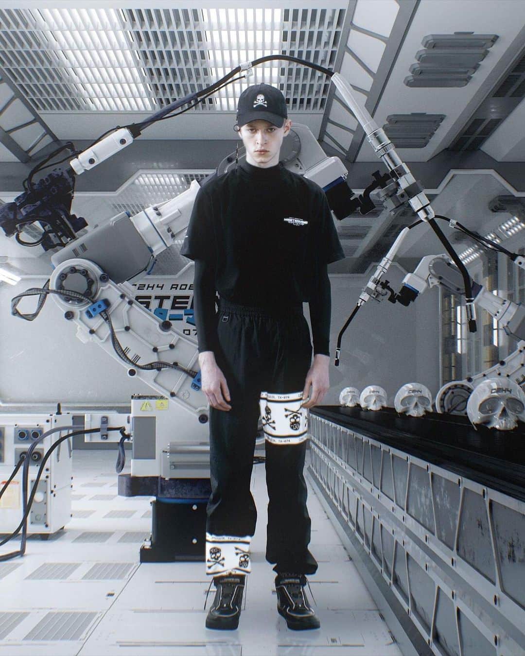 HYPEBEASTさんのインスタグラム写真 - (HYPEBEASTInstagram)「@hypebeaststyle: @c2h4 and @mastermindjapan_official have unveiled their entire sci-tech and futurism-informed "TX-074" collection. Expressing black, white and grey monochromatic hues, the range is defined by bold detailing and commanding graphics. Look for the gear to arrive at select retailers like @hbx in late April.  Photo: C2H4」3月29日 12時50分 - hypebeast