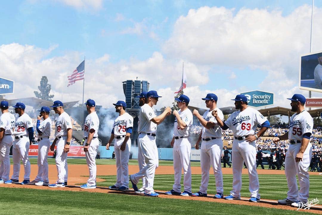 Los Angeles Dodgersさんのインスタグラム写真 - (Los Angeles DodgersInstagram)「A perfect start to the season. #OpeningDayLA」3月29日 11時21分 - dodgers