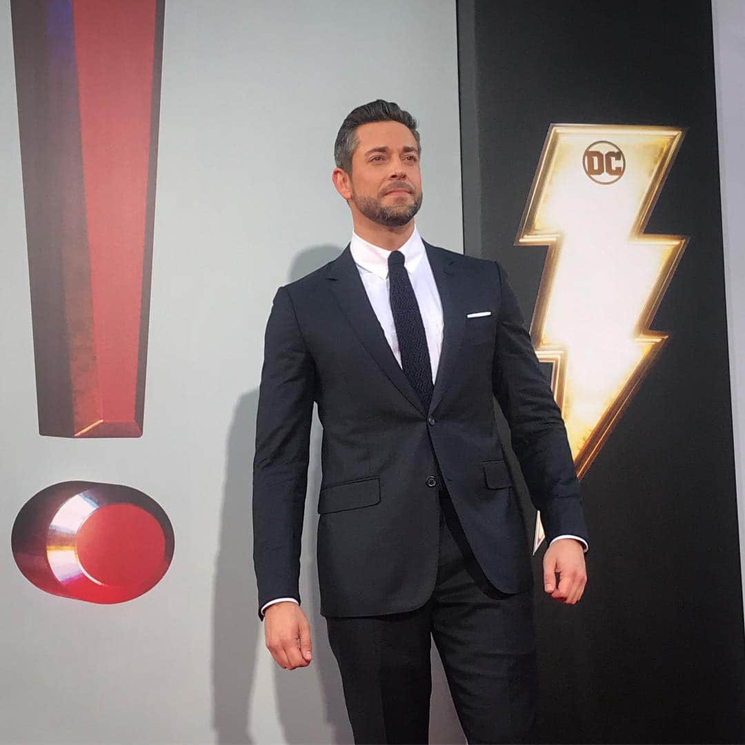 Warner Bros. Picturesさんのインスタグラム写真 - (Warner Bros. PicturesInstagram)「Meet DC’s next hero ⚡@ZacharyLevi has just arrived at the #SHAZAM! World Premiere!」3月29日 11時36分 - wbpictures