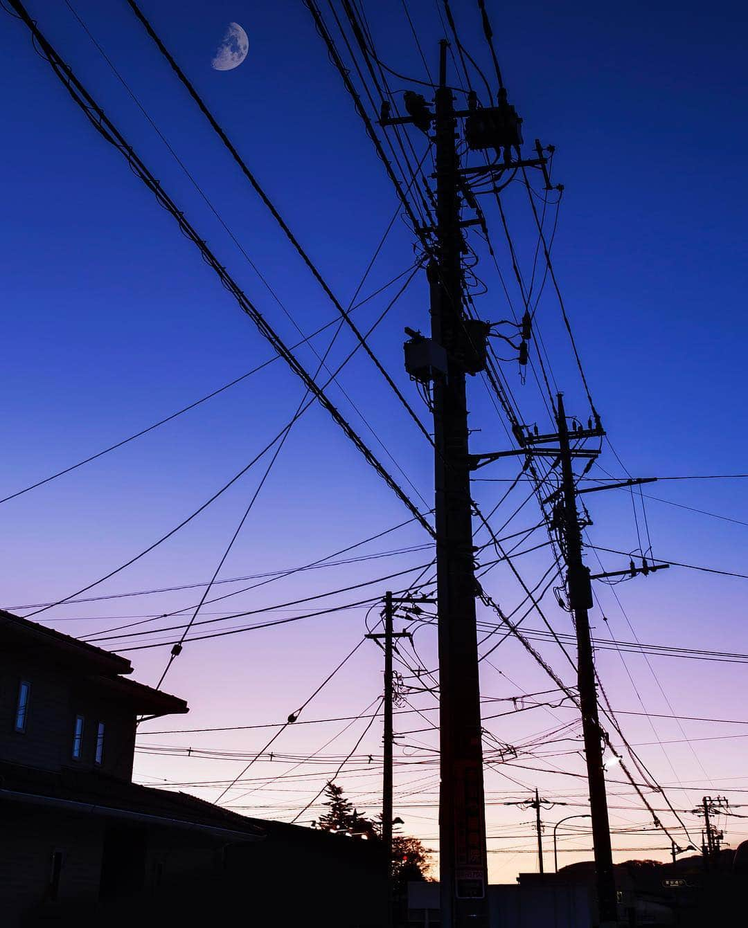 東京電力ホールディングス株式会社さんのインスタグラム写真 - (東京電力ホールディングス株式会社Instagram)「山梨県内　電柱 Electric Poles at yamanashi  #東京電力 #東電 #tepco #山梨 #電柱 #yamanashi」3月29日 11時38分 - tepco.official