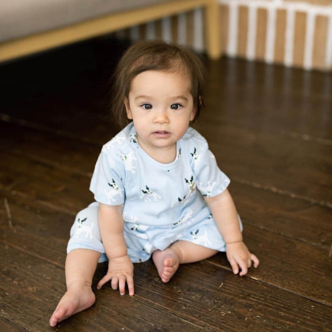 smarbyさんのインスタグラム写真 - (smarbyInstagram)「. New Arrival 『hakka baby & Ribbon hakka kids』に新作が入荷しました。  ビッグブルテリアとクローバープリントが可愛らしいカバーオールは、ボタンの留め方でドレスにもカバーオールにもなる2WAY仕様です。 お揃いのスタイもございます。ぜひセットで♪ [ベビー]コットンキャンディ　ビッグブルテリアプリント半袖2WAYカバーオール サックス [ベビー]コットンキャンディ　クローバープリント半袖2WAYカバーオール ピンク ¥3,888(税込)  hakka baby & Ribbon Hakka kidsは、smarbyモールからご覧ください♪ . #hakka#hakkababy#hakkakids#ribbonhakkakids#ハッカベビー#ハッカキッズ#リボンハッカキッズ#ベビー服#子供服#ベビーアイテム#出産準備#出産祝いギフト#カバーオール#2wayカバーオール#赤ちゃんのいる生活#smarby#スマービー#子供服通販」3月29日 11時53分 - smarby_official