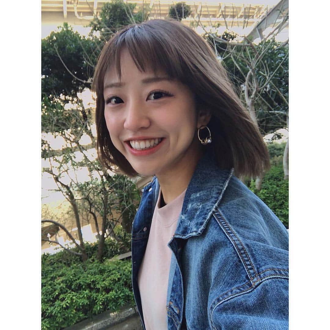 本橋優華のインスタグラム：「春だ。 新しいピアスとスニーカー  @lattice_lessignes のプチプラで可愛いです。 #newin#earrings#skechers#sneaker#dadsneakers#tops#uniqlou#pink#zara#tulleskirt#coca#spring#newseason#tokyo#スケッチャーズ#ダッドスニーカー#コカ#ピアス」
