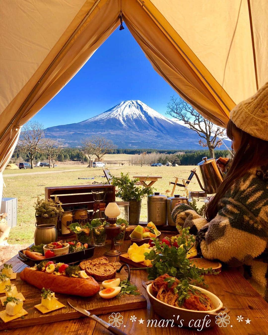 marikoさんのインスタグラム写真 - (marikoInstagram)「大自然の中での朝食😋💕 🏕🌸 * 🌸 富士山を前に コーヒーのかおりに包まれながらの朝食は体の中から幸せ溢れ出してきます😊✨これも若さの秘訣かも😍❤️ * * 🌸  健康チェックや運動を続けると、保険料が変動する。未来を変えていく、健康増進型保険 〝住友生命「Vitality」“ @sumitomolife_vitalityのPRに参加中』 🌸 🌸  #住友生命Vitality#vitalityスタイル#promotion#camp#camping #outdoor #キャンプ#アウトドア#キャンプ飯#cafe #カフェ#朝ごはん#富士山#ふもとっぱら#instagood #instafood #外カフェ #外ごはん#outdoorlife#canon#７D#9000D」3月29日 11時55分 - marimari8208